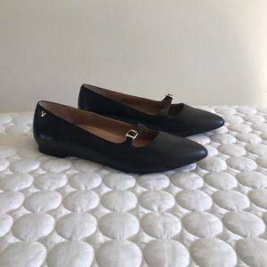 Vionic Black Flats 10 Wide